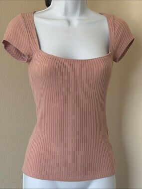 Reformation Ribbed Square-Neck Short Sleeve Top in Mauve Pink